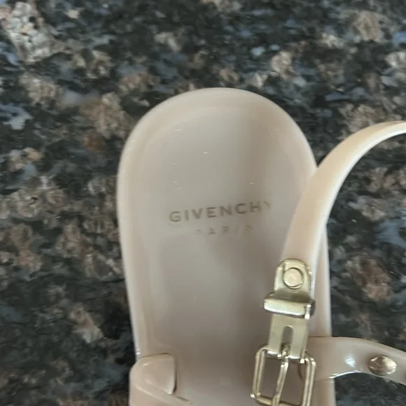 GIVENCHY SANDALS JELLY BEIGE W GILD STUDS T STRAP SLIP ON SIZE 38 - Picture 4 of 6